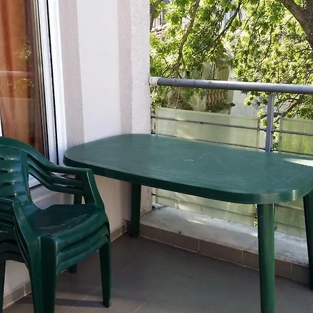 Apartment Sunshine Studio Warna